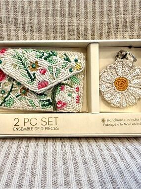 Handmade White Beaded Floral Card Holder & Daisy Keychain Set